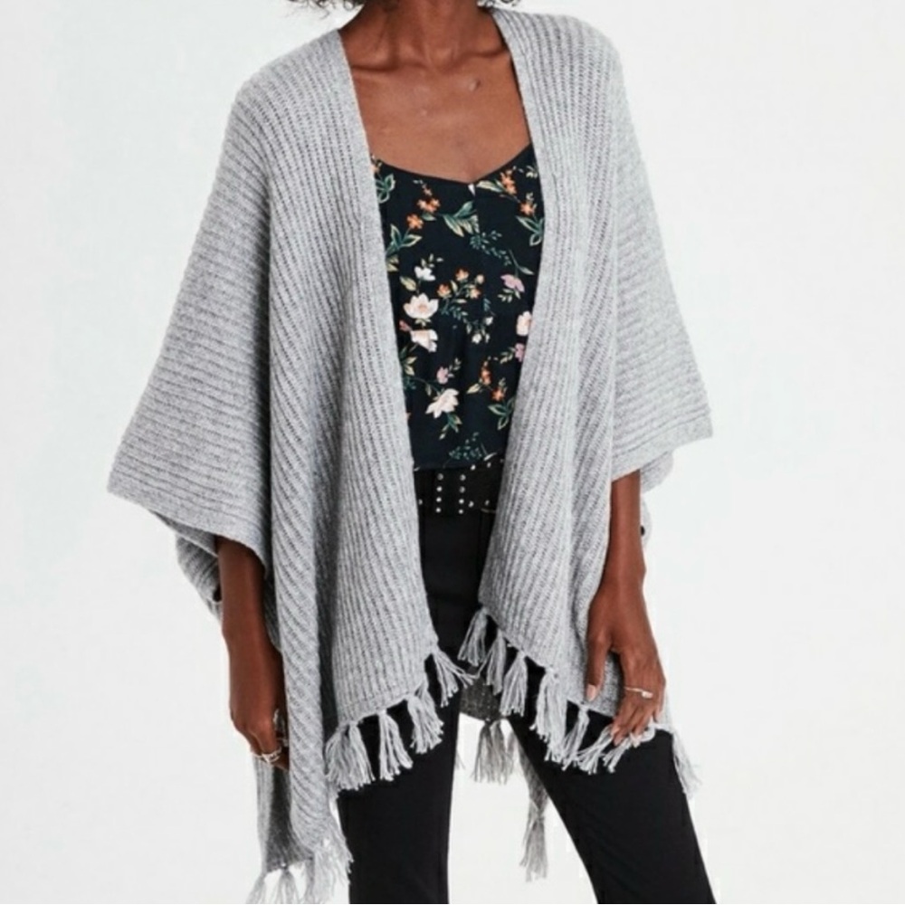 American Eagle Outfitters Gray open front fringe poncho sweater OS
